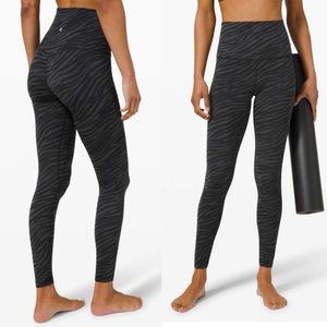 Lululemon Le Tigre Align Leggings 25” size 6